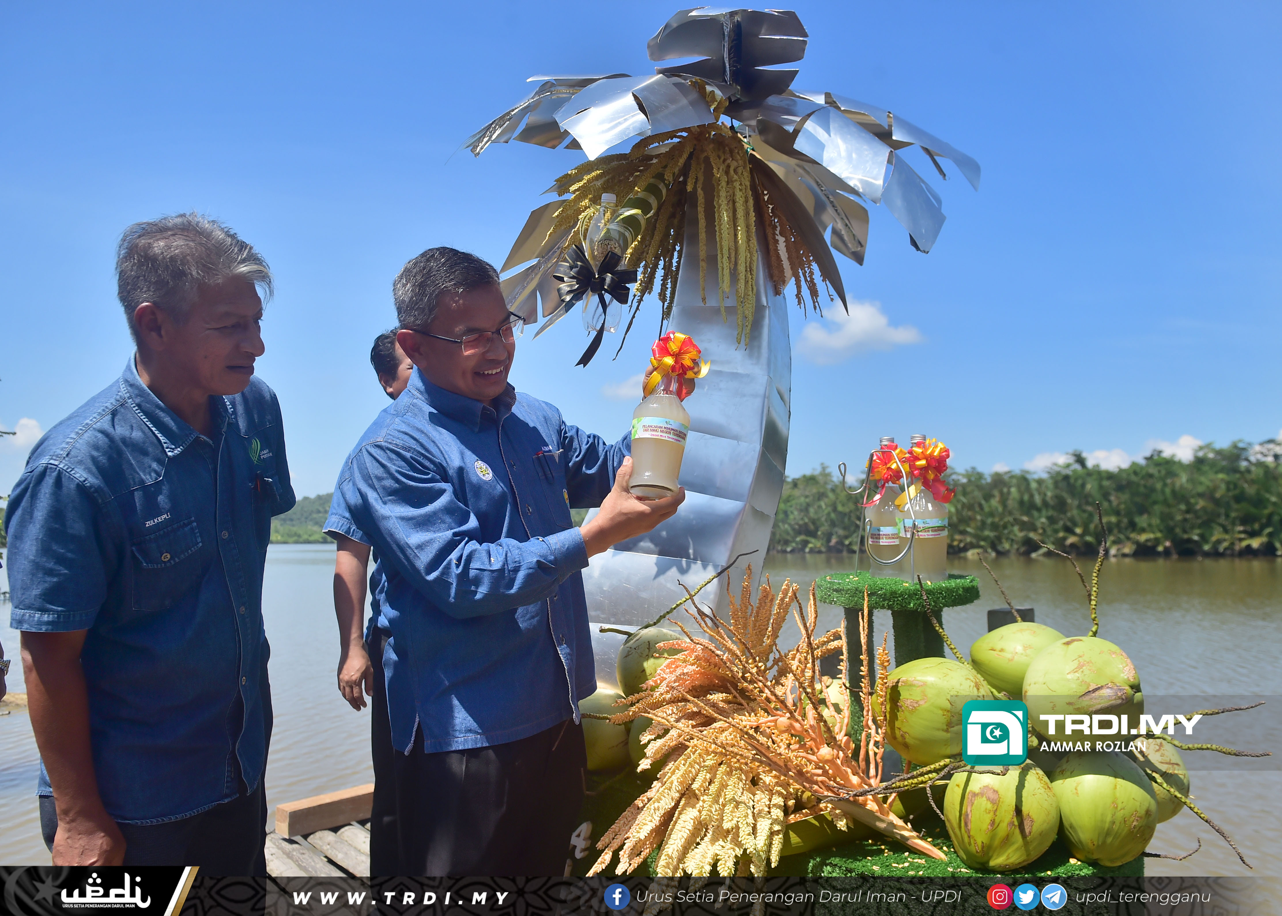 YB Dr Azman merasmikan Majlis Pelancaran Minuman Isotonik (Air Nira) Negeri Terengganu bertempat di Dataran Batu Putih, Marang.