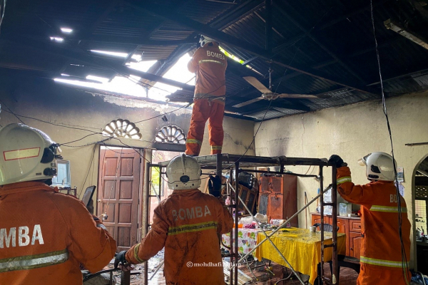 Tindakan Pantas Jiran Halang Kebakaran Merebak - TRDI News