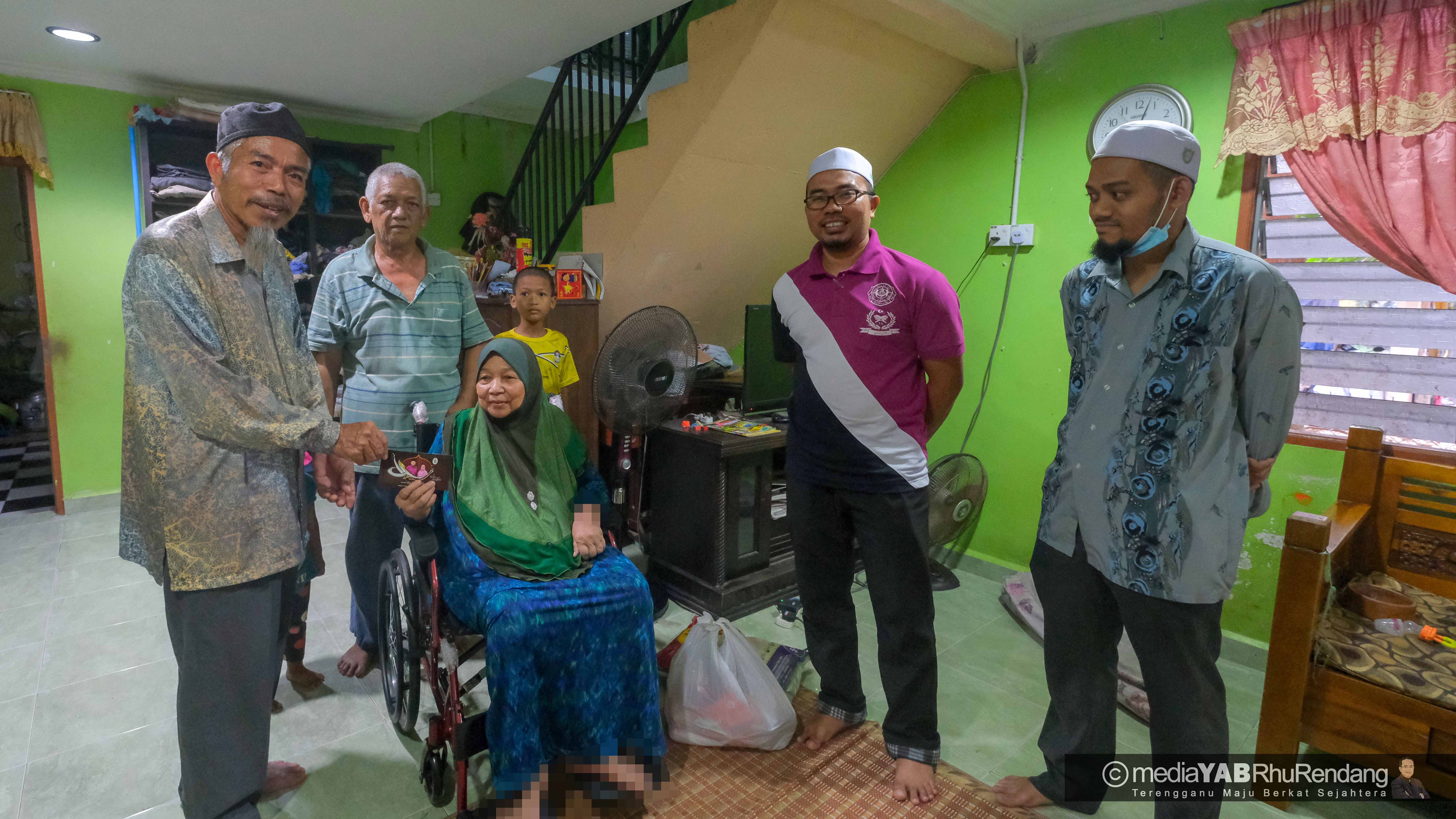 PKM Rhu Rendang Serah Bantuan Kerusi Roda Dan Ziarah Remaja Kemalangan