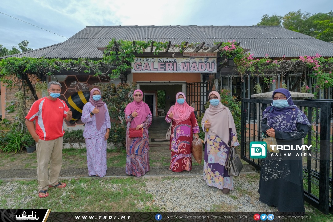 Tuan Faizah Bawa Pulang Baka Strawberi 'Rare'