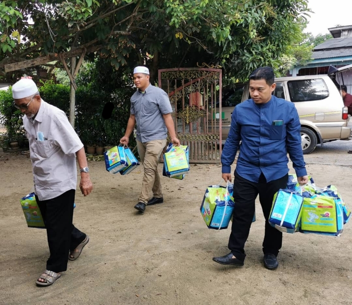 Anak Perlu Berbakti Kepada Ibu Bapa