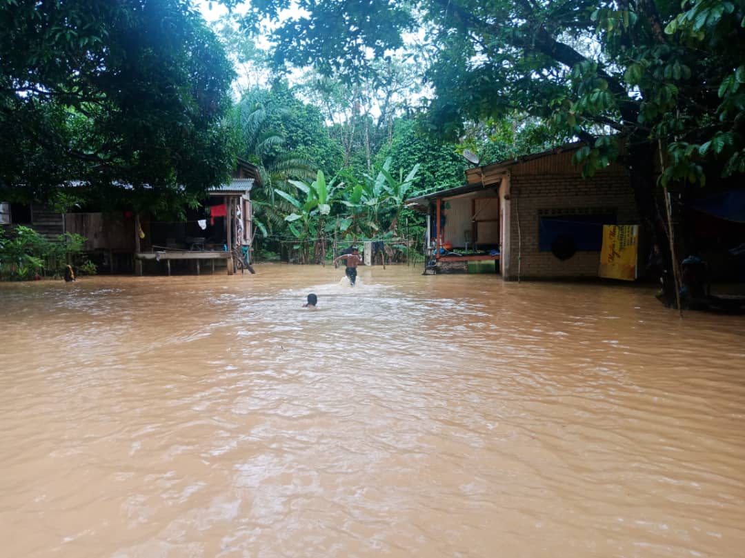Air Sungai Melimpah, Tiga Rumah Terjejas