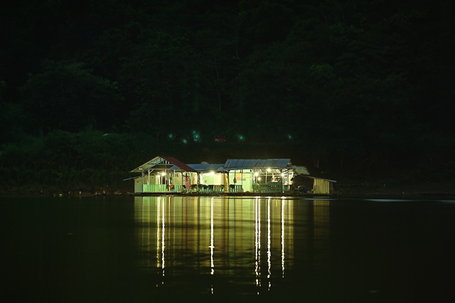 Rumah Rakit Cik Na, Santai Atas Air