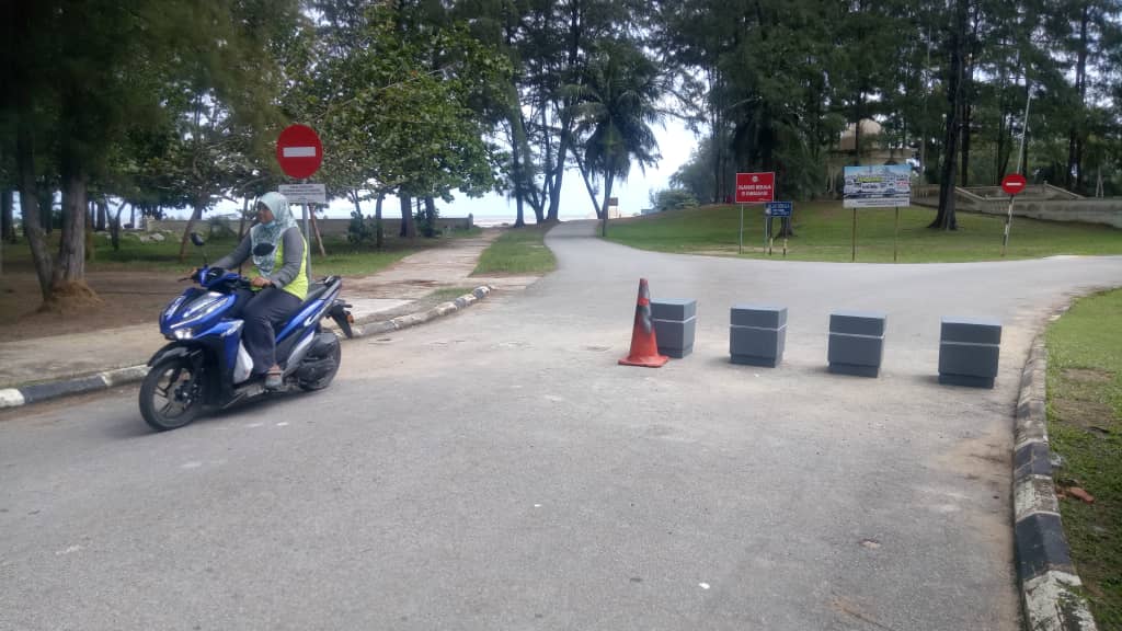 Pasang ‘Bollard’ Kerana Landskap Rosak