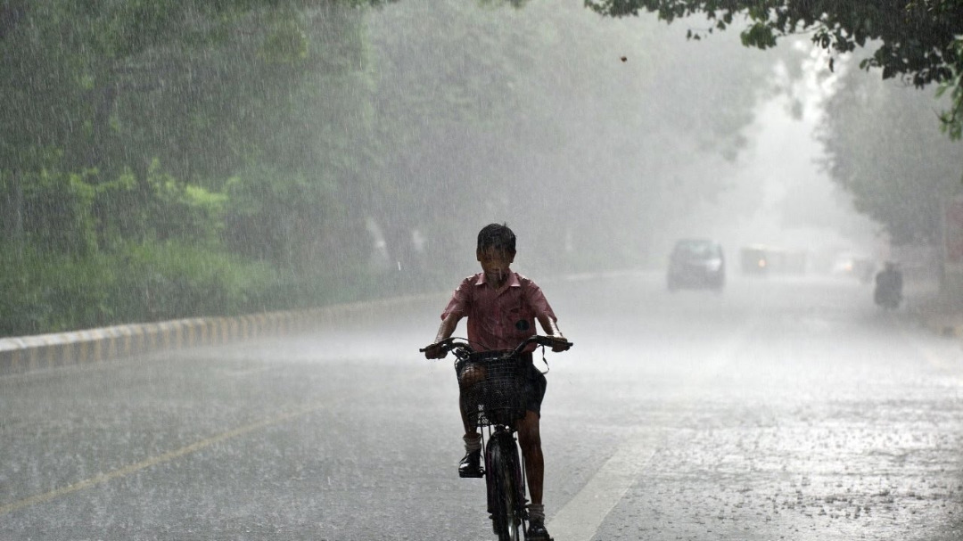 Cuaca Buruk, Hujan Lebat Berterusan