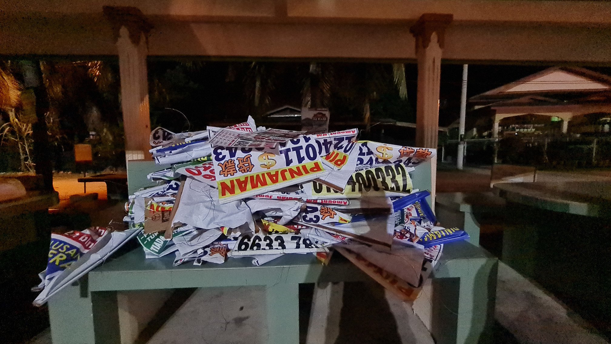 Operasi Buang 300 Iklan 'Ah Long'