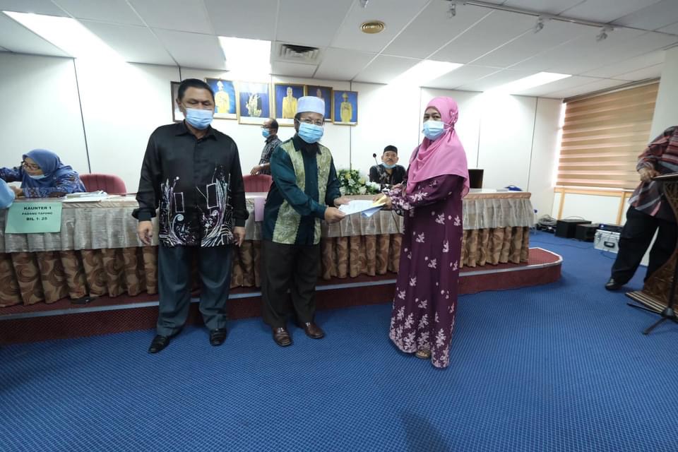 50 Peserta RTB Padang Tapong Terima Geran Tanah