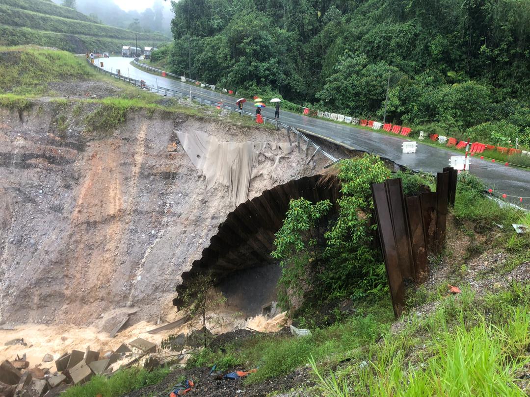 Jalan Kuala Jenderis-Kenyir-Aring Ditutup