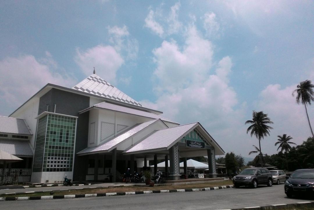 Jemaah Hadir Solat Jumaat Seawal Jam 11.30