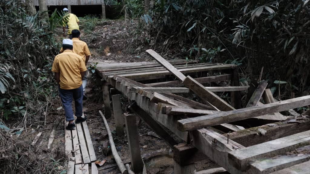 'Jambatan Rezeki ' Runtuh Akibat Banjir