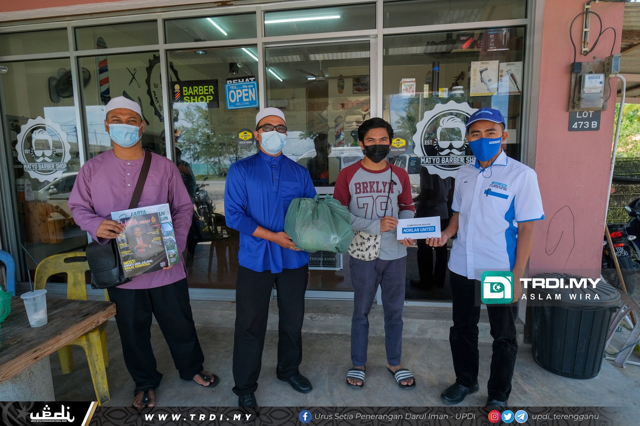 Tukang Gunting Dibantu Pihak Berkemampuan