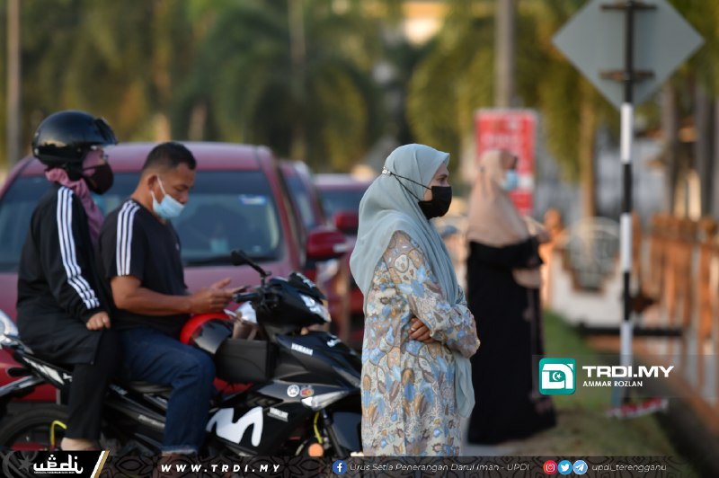 Tiada Pelukan, Ibu Calon SPM Mampu Iring Anak Dari Jauh Saja