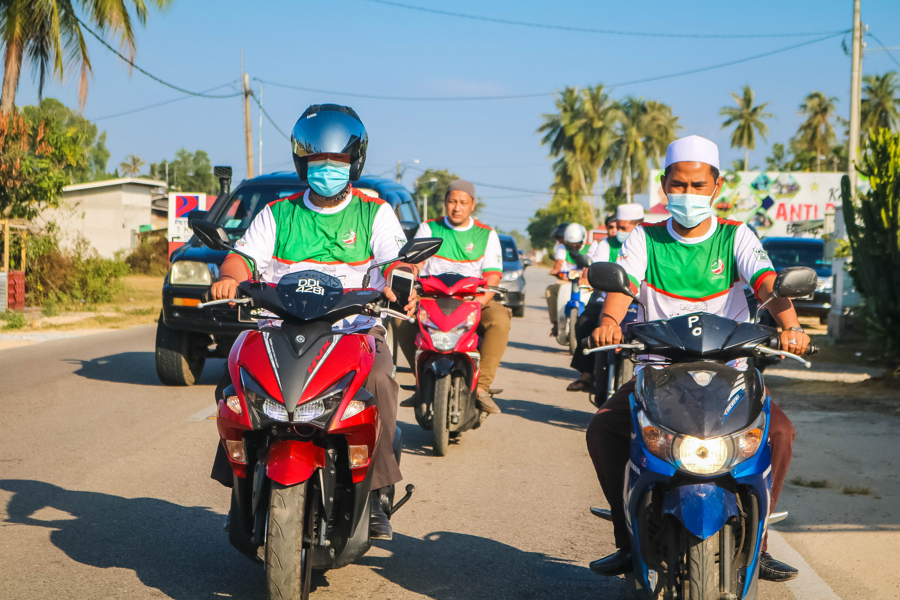 Turun Padang Sampaikan Sumbangan