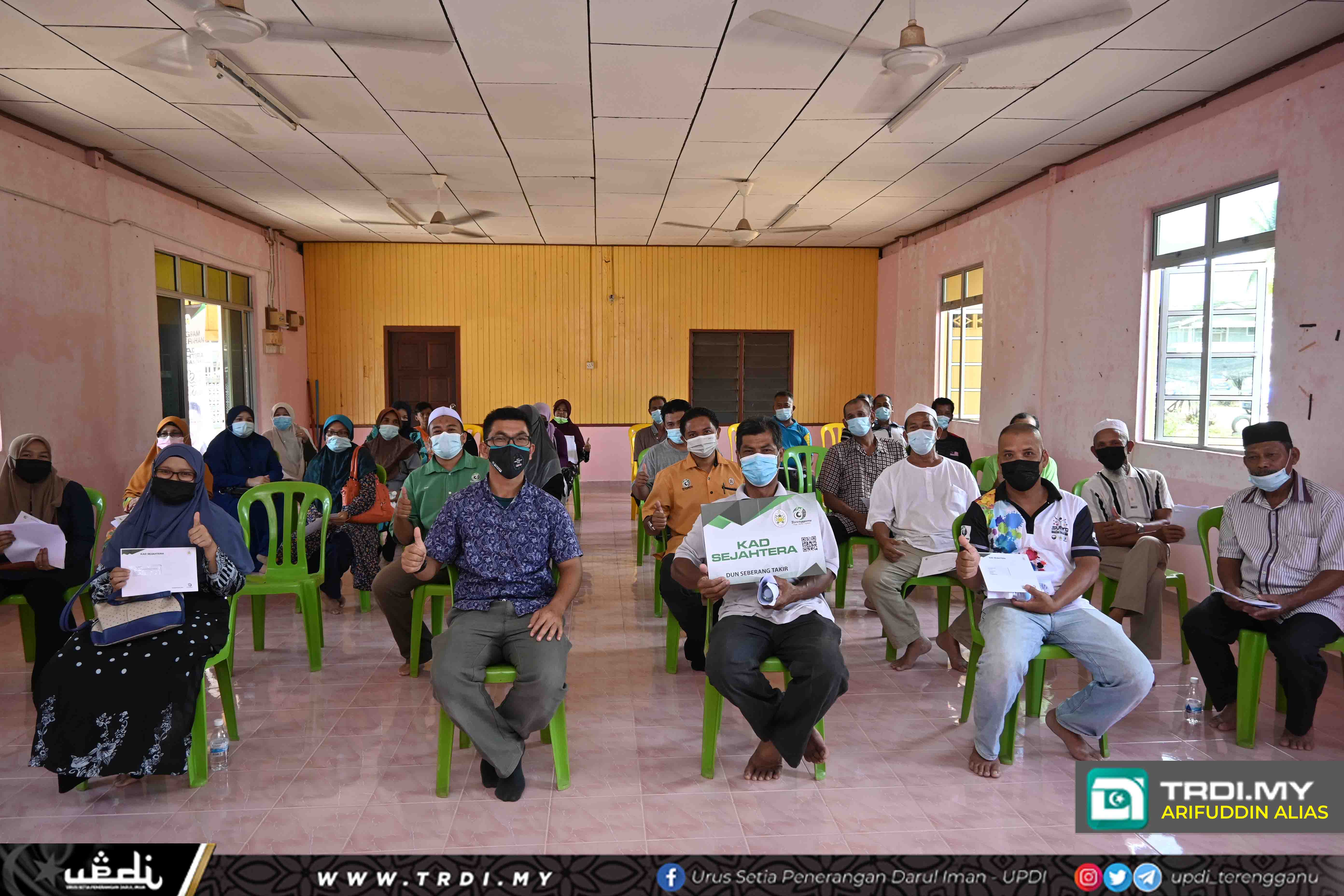 Golongan Berpendapatan Rendah, Miskin Tegar Terima Kad Sejahtera