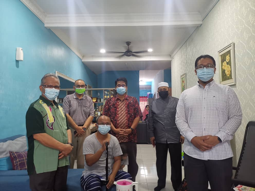 Ziarah KP Harakah, Dr Khairudin Sampaikan Bantuan