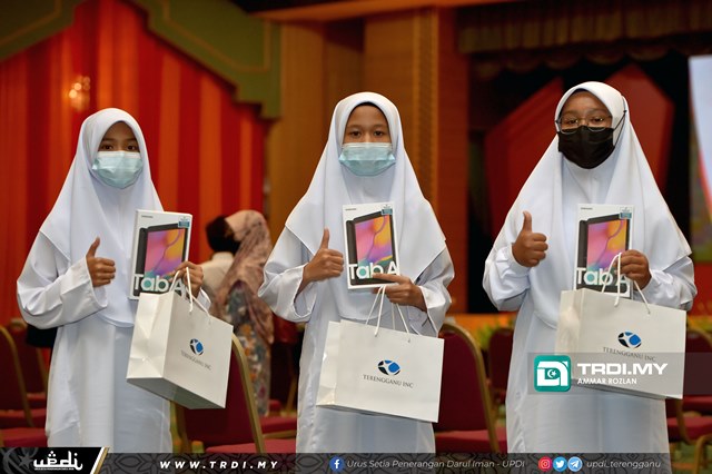 Terengganu Agih Tablet Percuma Untuk Pelajar