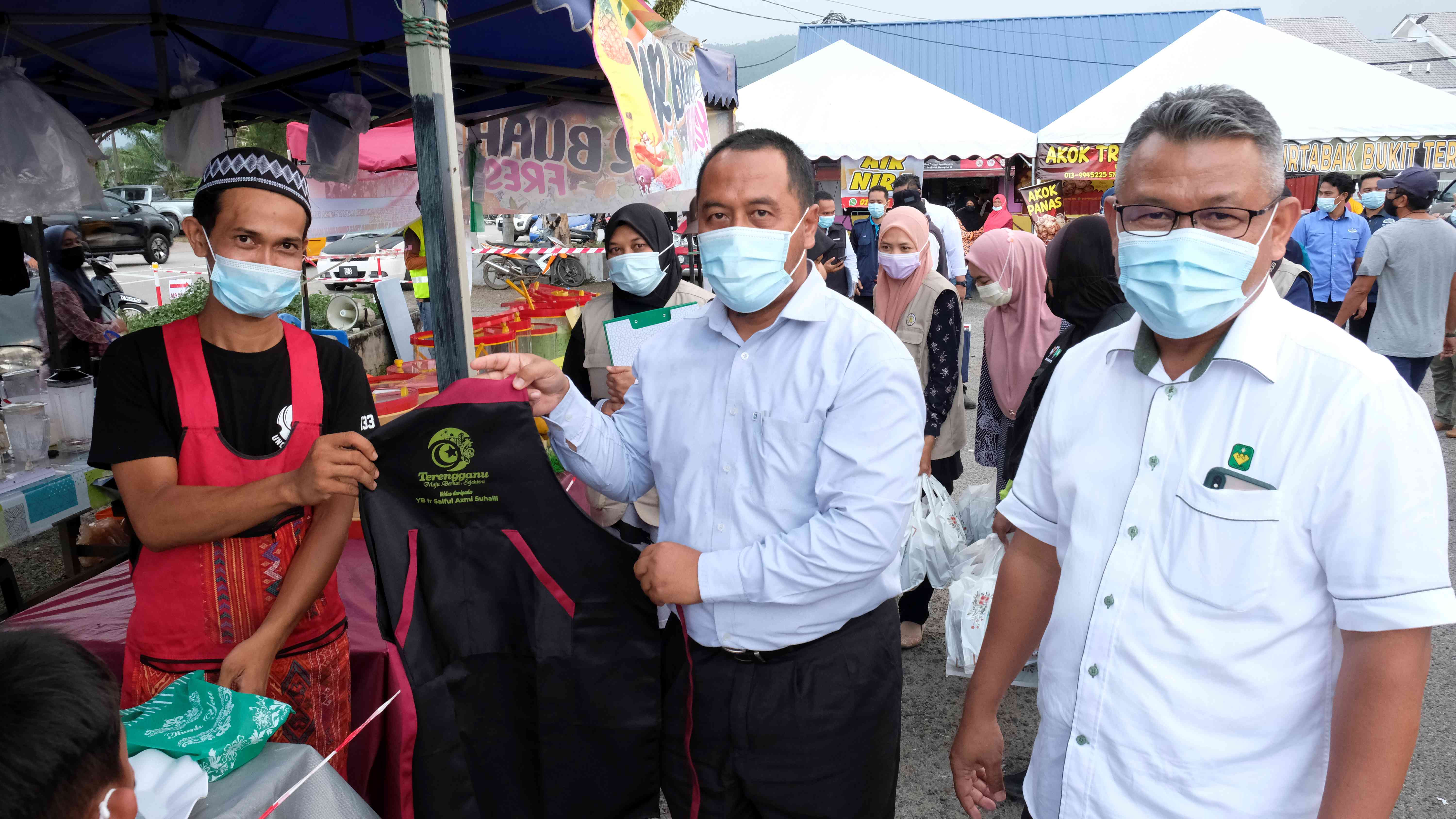 Hadiah Buat Peniaga Di Bazar Ramadan