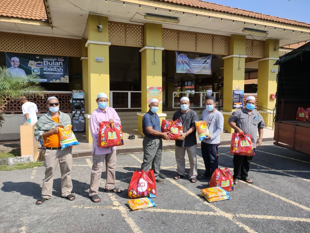 91 Orang Golongan Sasar Terima Sumbangan Bakul Ramadan