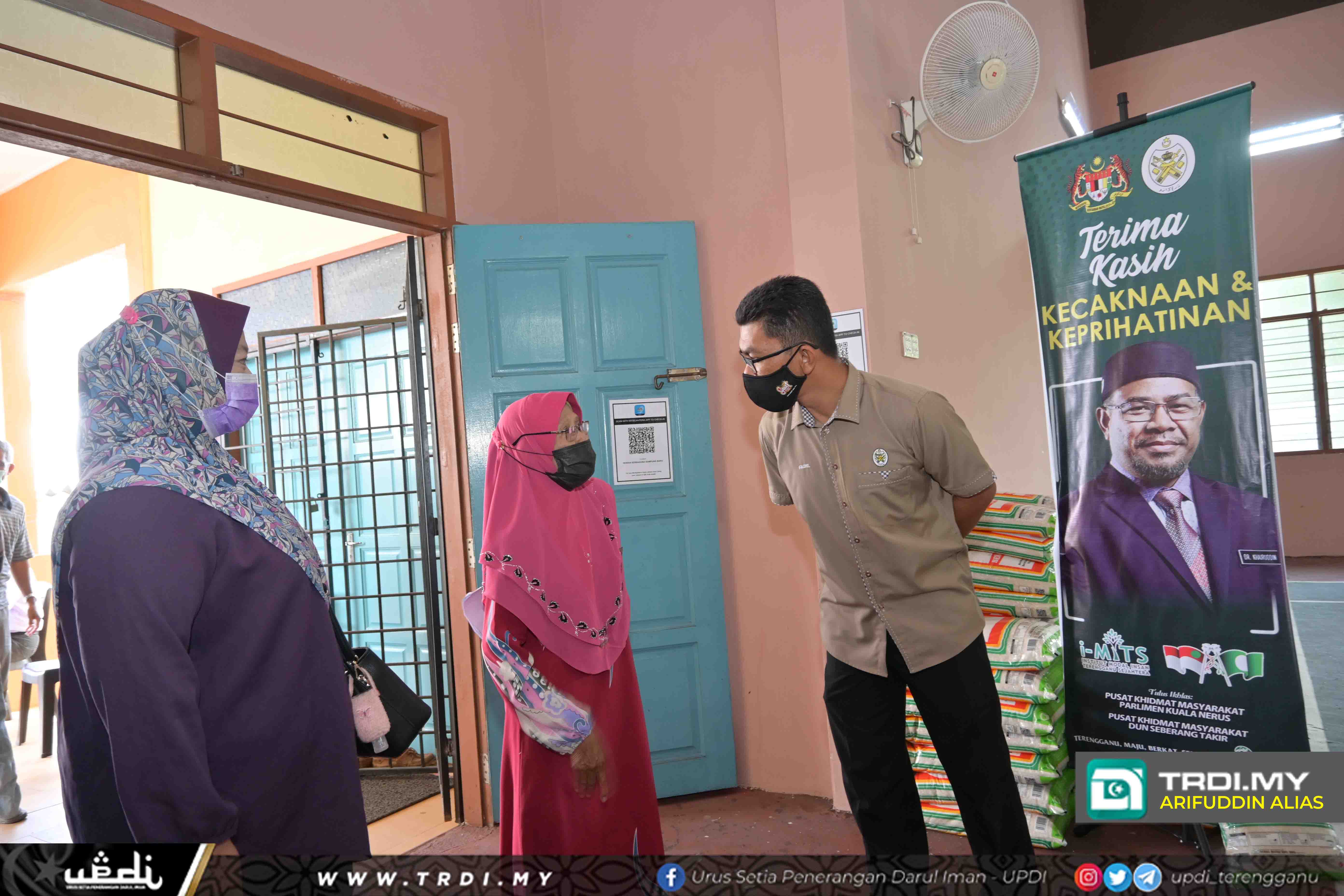 927 Penduduk Di Seberang Takir Terima Bakul Makanan