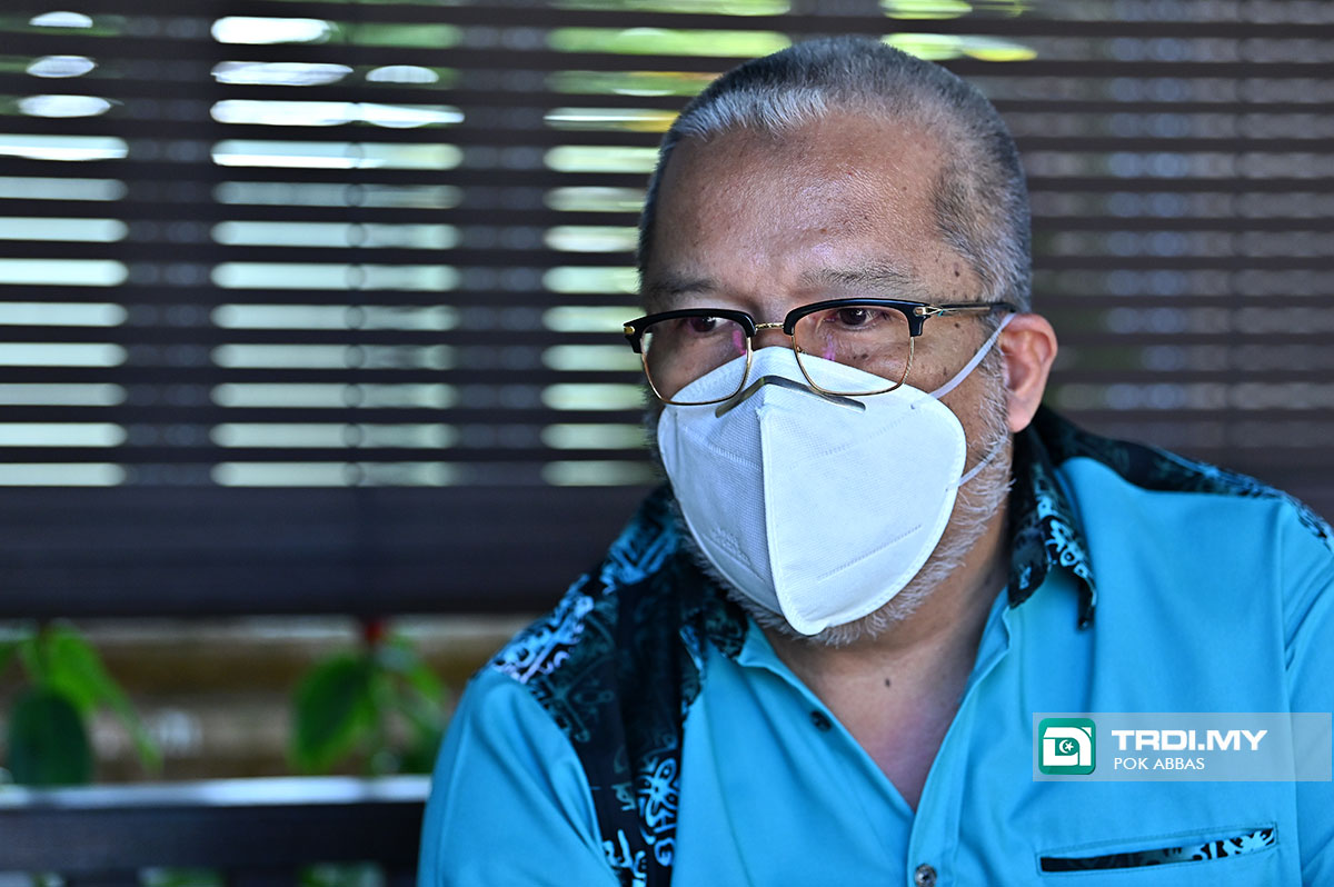 JPKK Bantu Orang Ramai Suntik Vaksin