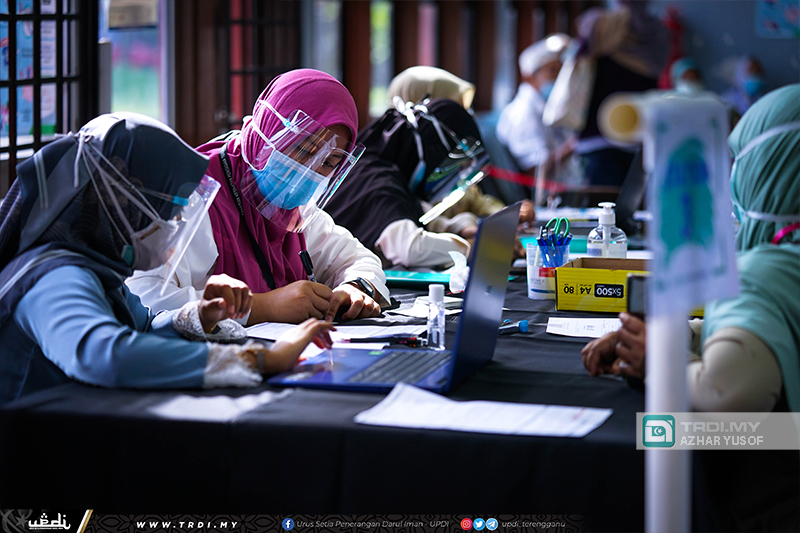 Warga Emas Terima Baik Suntikan Vaksin