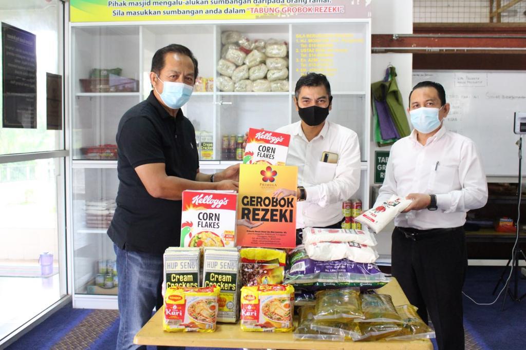 Gerobok Rezeki Hotel Primula 'Hadiah' Kecil Buat Yang Memerlukan