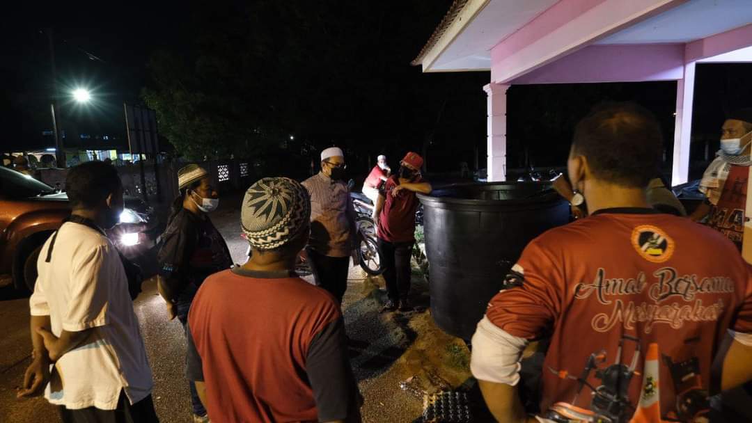 Jabatan Amal Kerah Anggota Bantu Agih Air