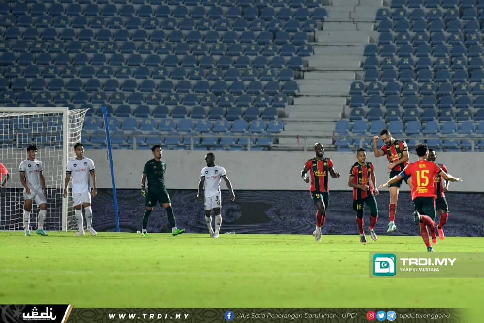 'Penyu Terdampar' Di Laman Sendiri