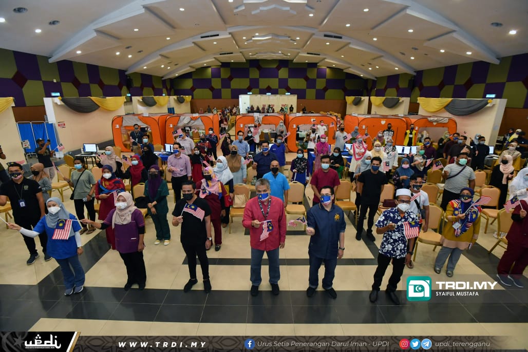 Petugas PPV UniSZA, Penerima Vaksin Pamer Semangat Kemerdekaan