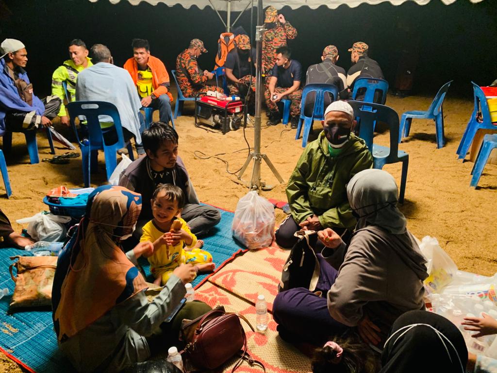 Pemuda Dikhuatiri Lemas Ketika Mandi Bersama Rakan