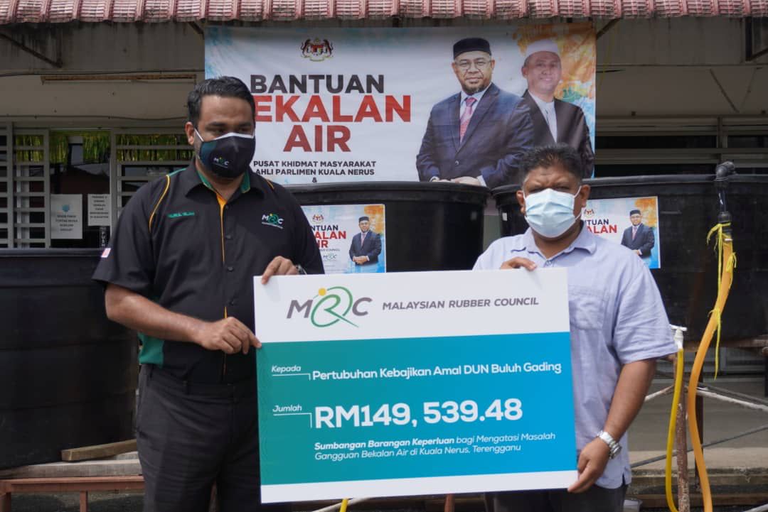 MRC Sumbang Bantuan Air Bernilai RM270,000 Di Tepoh, Buluh Gading