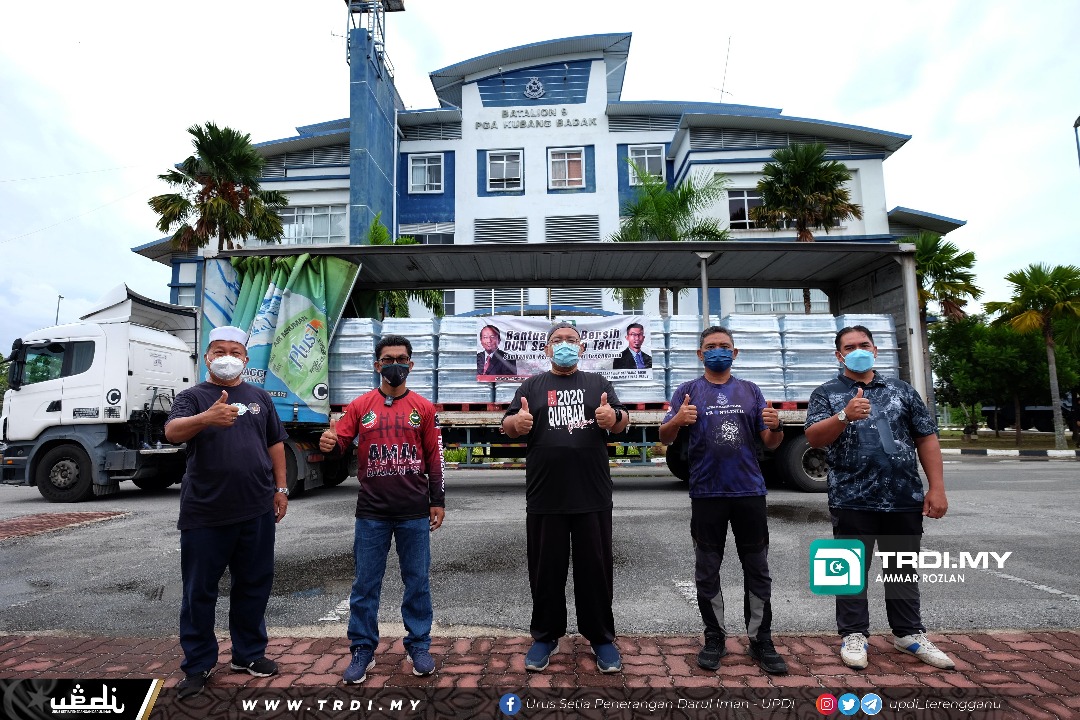 2,340 Karton Air Diagih Kepada 550 Keluarga Di Kem PGA