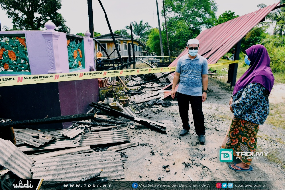 Rumah Ibu Tunggal Hangus Dijilat Api