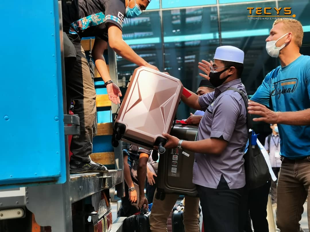 29 Pelajar Terengganu Selamat Tiba Di Mesir