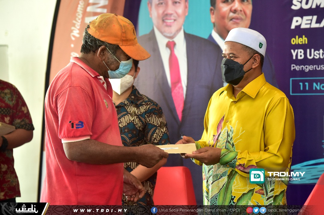 Penarik Beca, Pengusaha Bot Penambang Terima Insentif Khas RM1,200