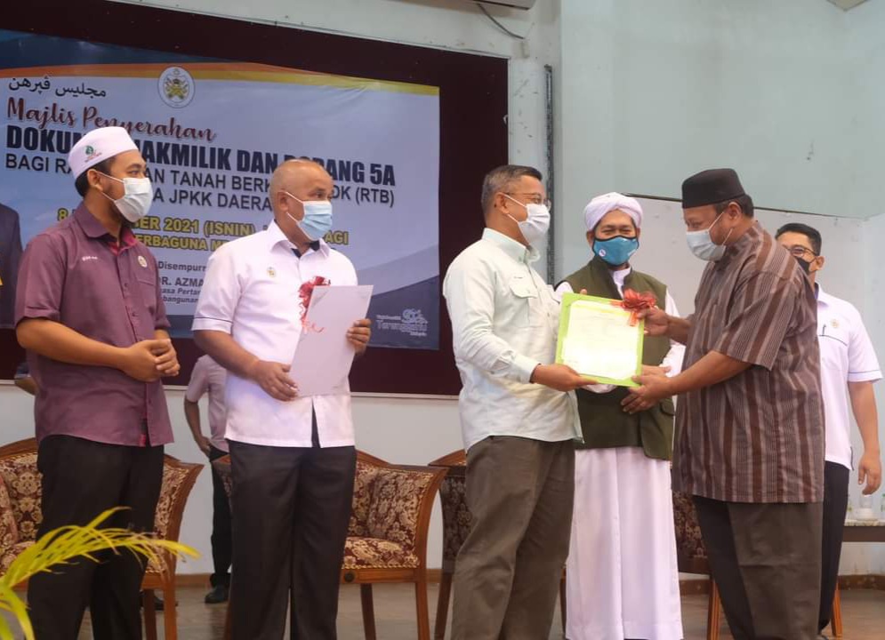 Setelah 20 Tahun Tertangguh, 397 Suratan Hak Milik Dan Borang 5A Diserahkan