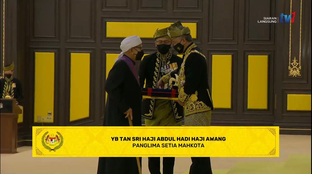 Abdul Hadi Dikurnia Gelaran Tan Sri