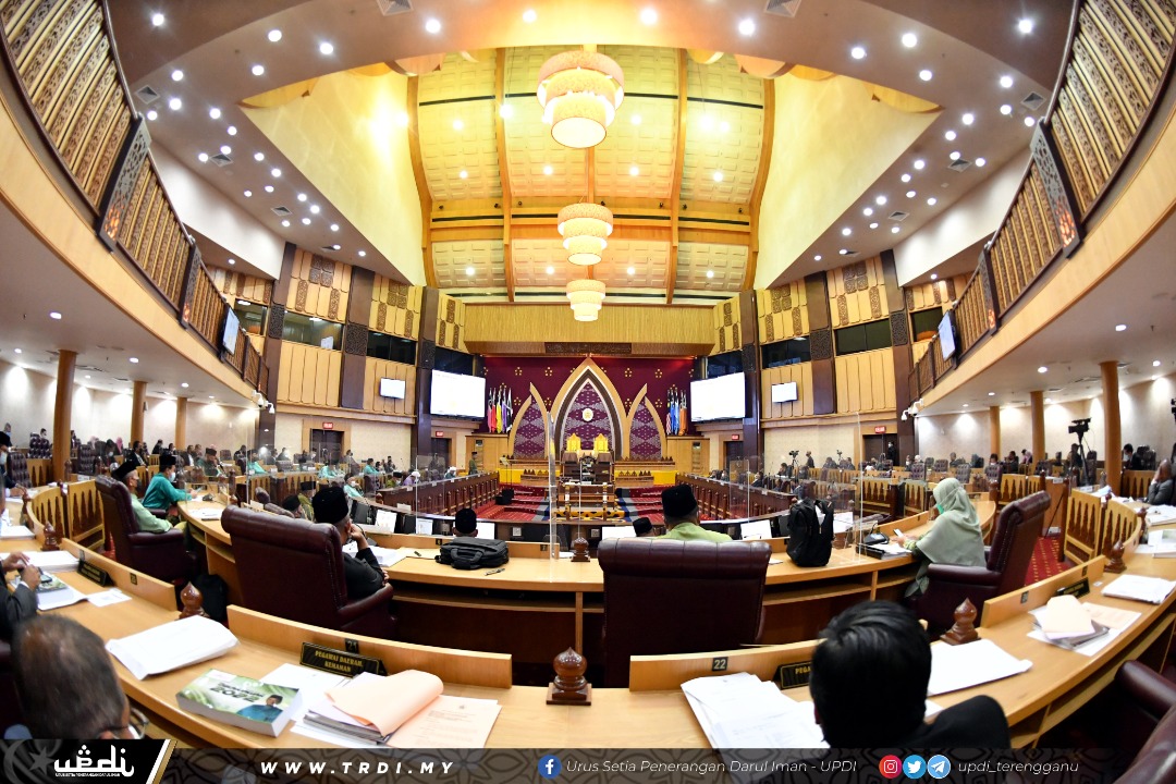ADUN Dibenarkan Berbaju Batik