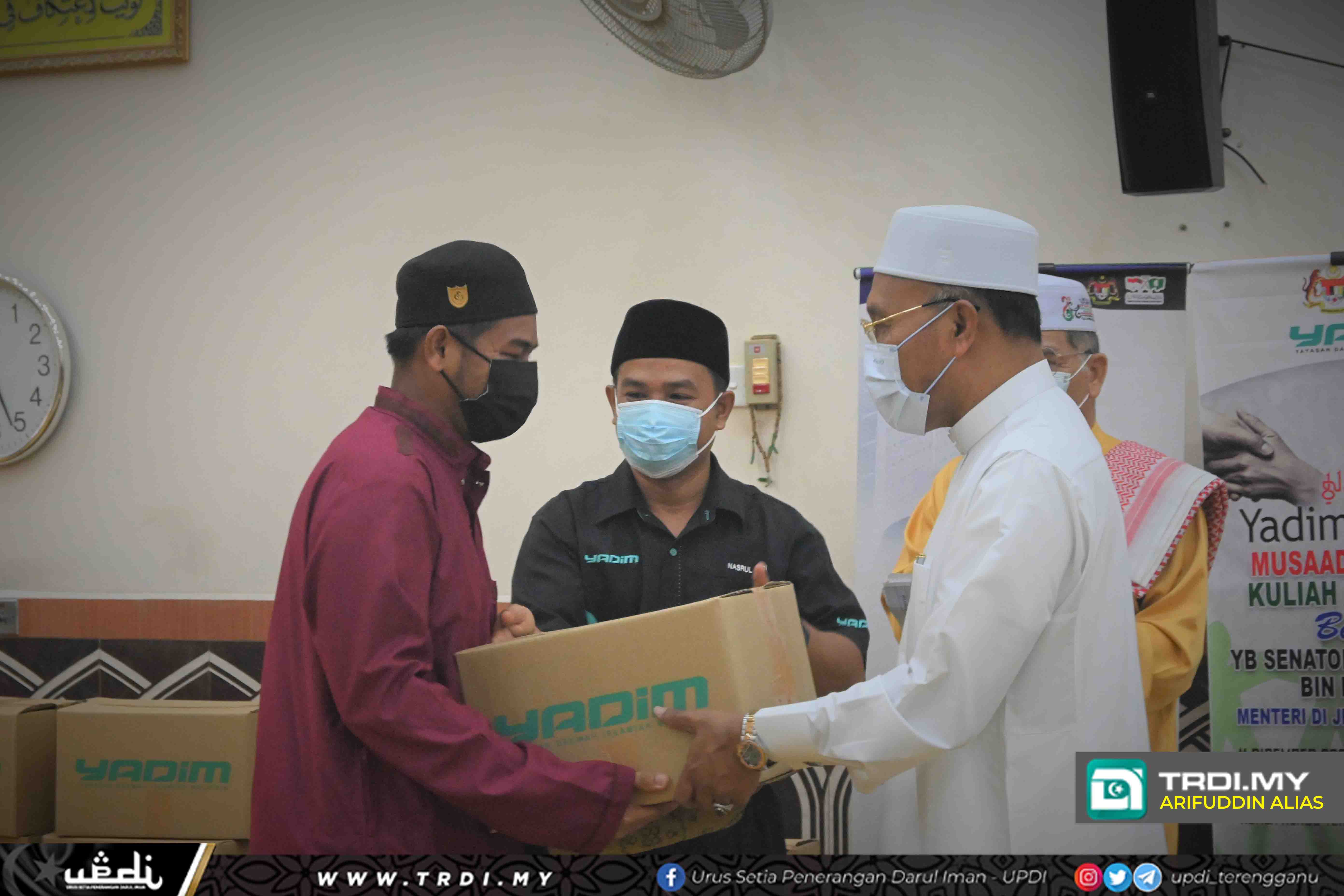 YADIM Peduli : 30 Asnaf Di Seberang Takir Dibantu