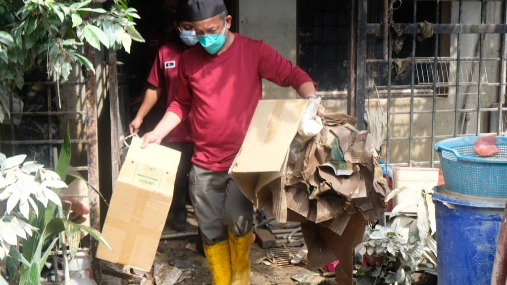 Amal Dungun Bantu Mangsa Banjir Di Kuantan