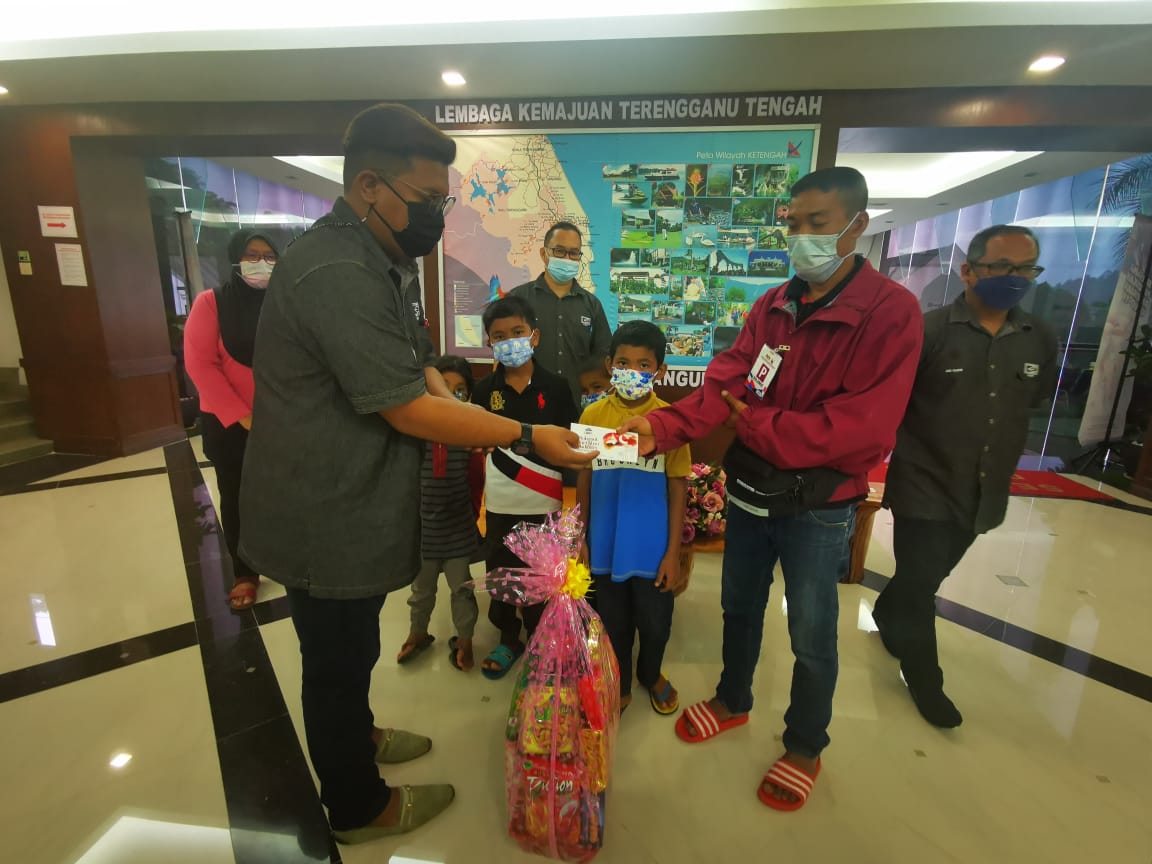 Tujuh Beradik Yatim Piatu Tumpang Kasih Ibu, Bapa Saudara