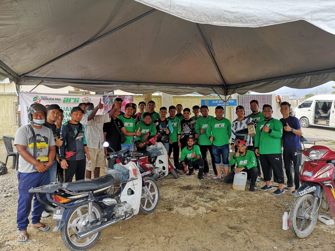 Pemuda Terengganu Baiki Motosikal Mangsa Banjir Secara Percuma