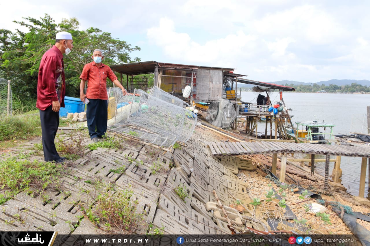 Benteng Sungai Runtuh Timbulkan Kerisauan Penduduk