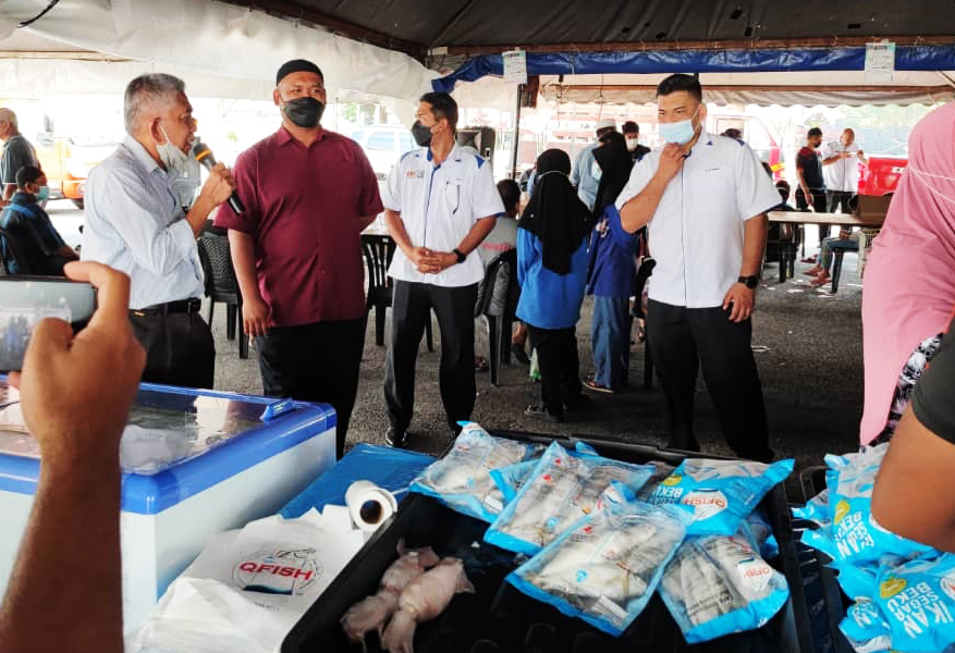 5,000 Penduduk DUN Manir Dapat Barangan Murah Sempena PJKM