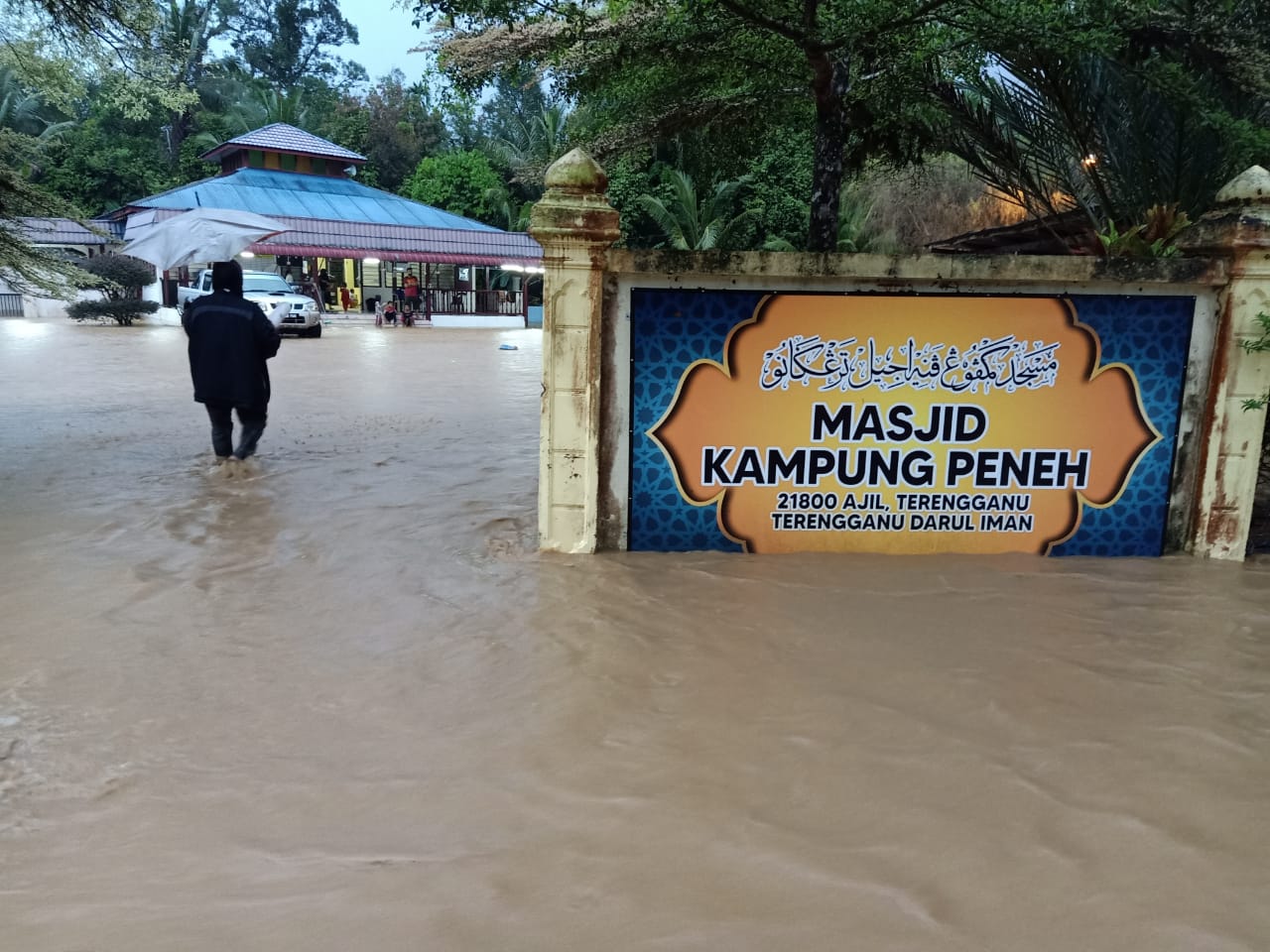 Banjir Di Hulu Terengganu Makin Buruk, 2 PPS Dinaiki Air