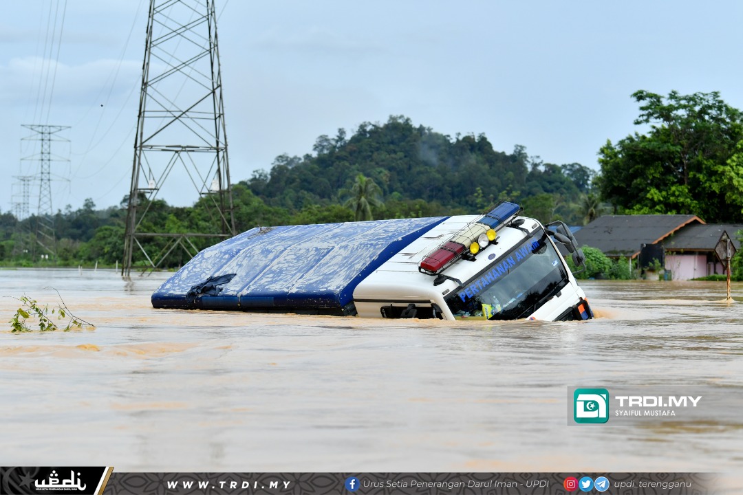 Lori Terbalik : ADUN Ajil Mohon Maaf 'Terlewat' Hantar Bantuan