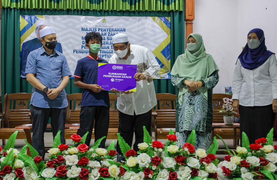 250 Pelajar Asnaf Terima Zakat MySutera