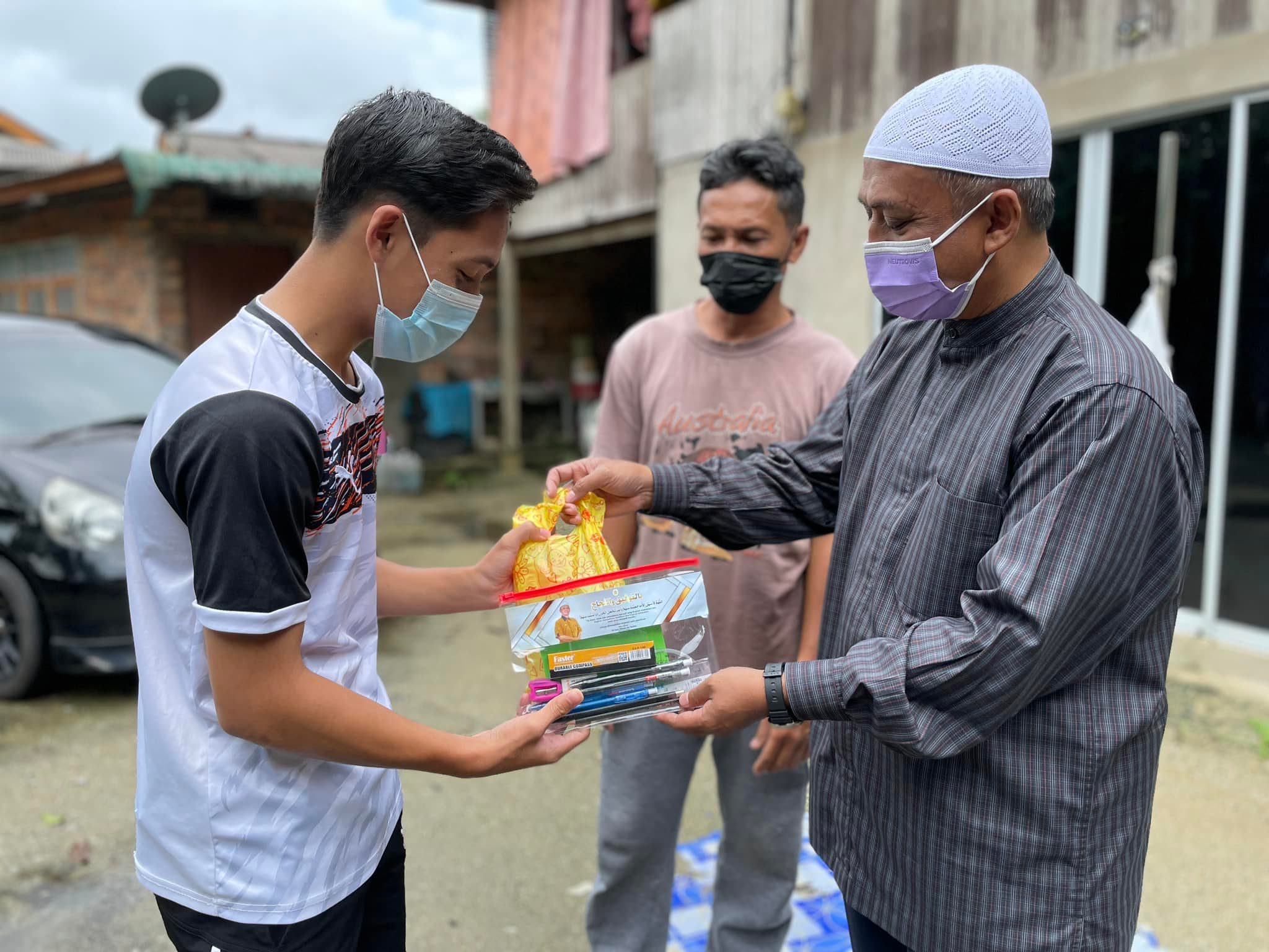 Kit Peperiksaan Untuk Calon SPM DUN Buluh Gading