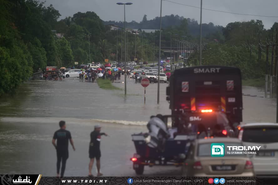 RM1.7 Juta Untuk Mangsa Banjir Terengganu - Idris Ahmad
