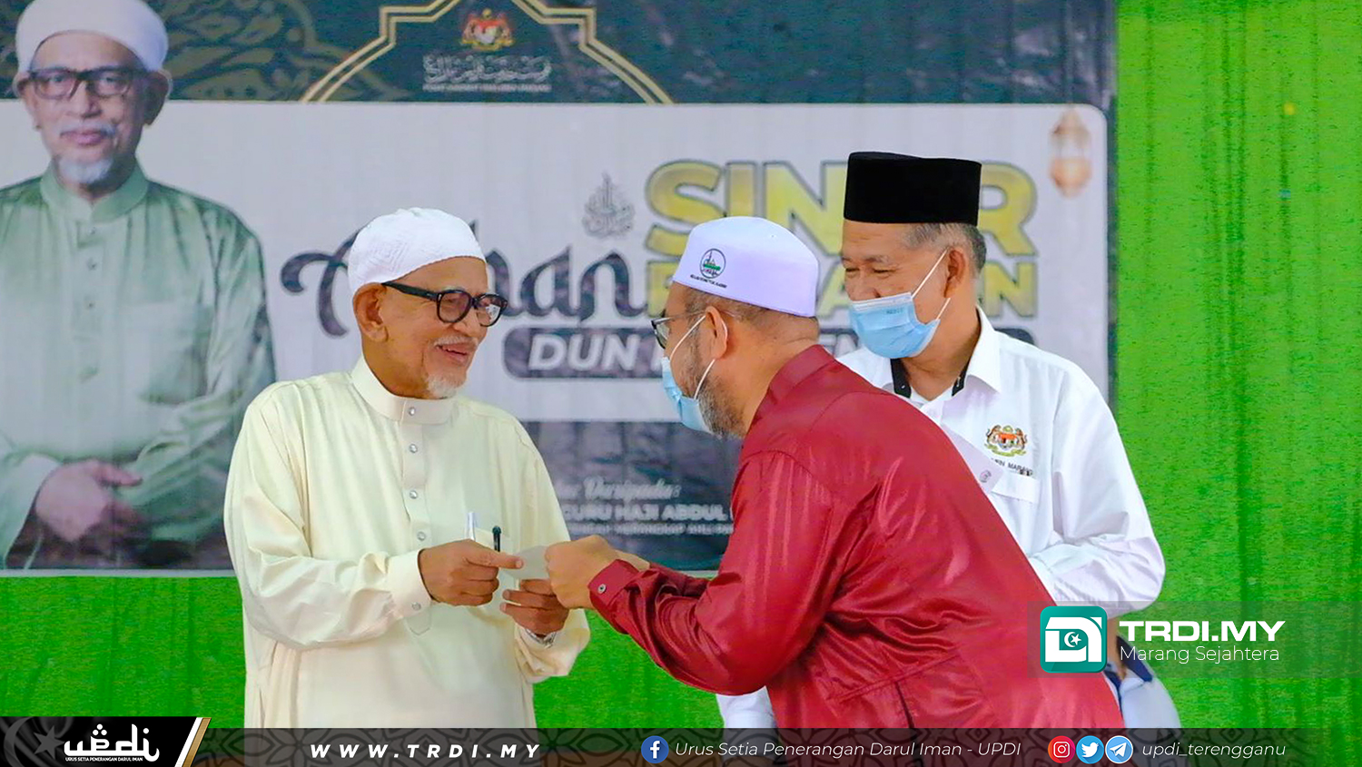 'Tok Guru' Pusing DUN Agih Bantuan RM75,500